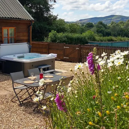 Seven Stars- Hot Tub & Garden With Fabulous Views. Villa Llandrindod Wells Exterior photo