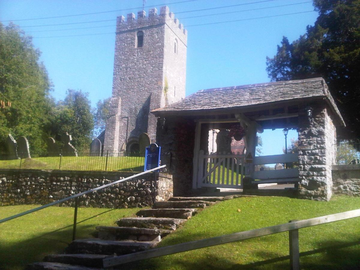 Seven Stars- Hot Tub & Garden With Fabulous Views. Holiday home *