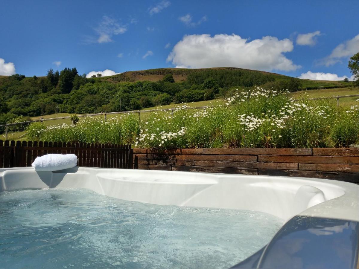 Seven Stars- Hot Tub & Garden With Fabulous Views. Llandrindod Wells